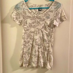 North Face women’s XS shirt